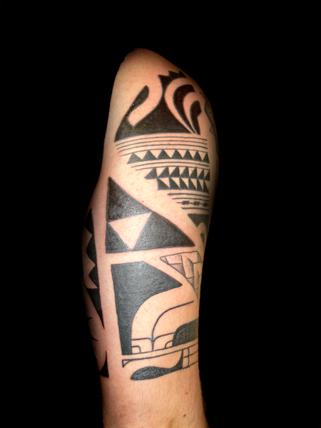Tagged blackwork geometeric polynesian red hot and blue tattoo tattoo 